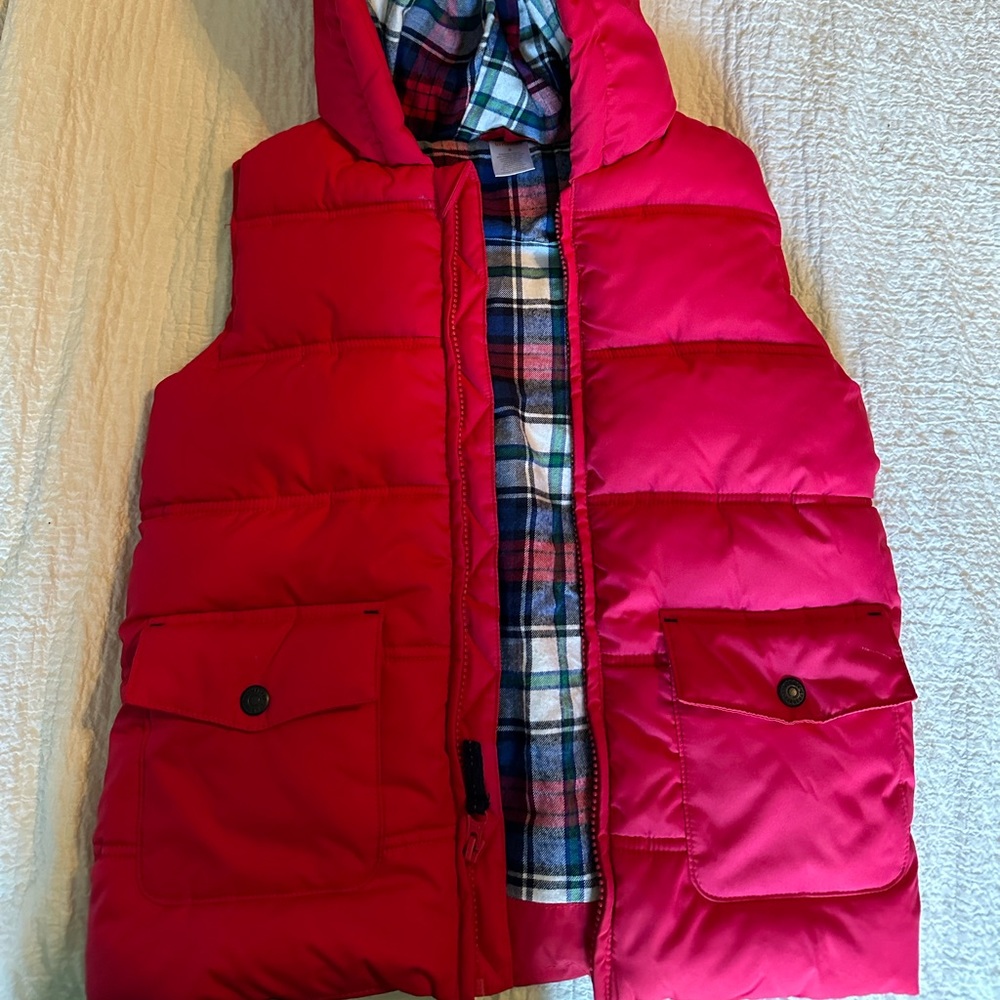 Very cute puffer vest.